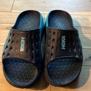 Hoka One One ~ Recovery Slide Sandals ~ Blue on Black ~ Size 7
